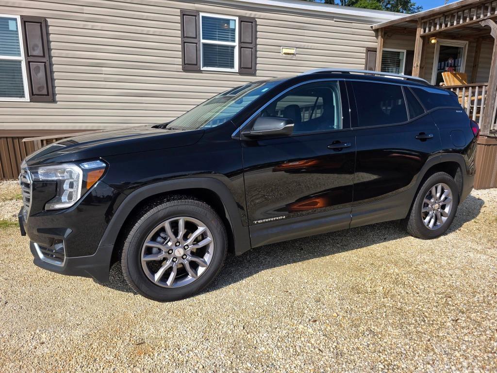 2024 GMC Terrain SLT's photo
