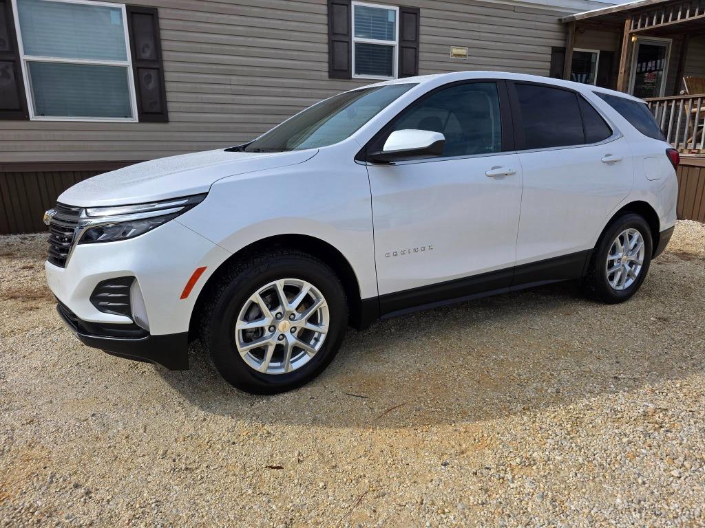2022 Chevrolet Equinox LT's photo