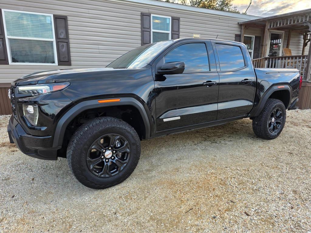 2024 GMC Canyon Elevation's photo