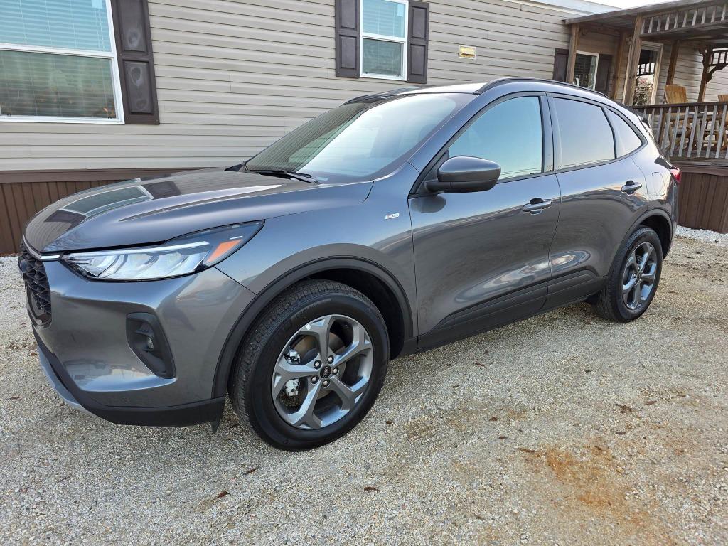 2025 Ford Escape ST-Line Select's photo