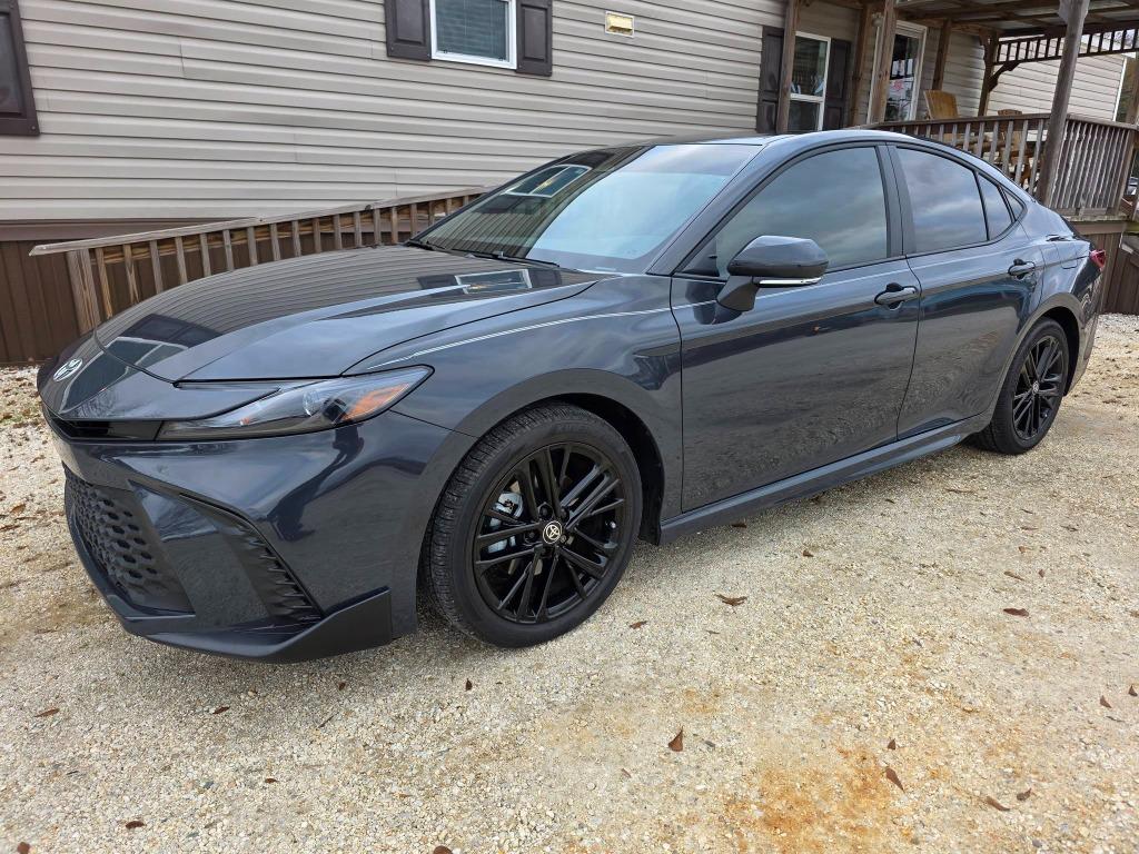 2026 Toyota Camry SE's photo