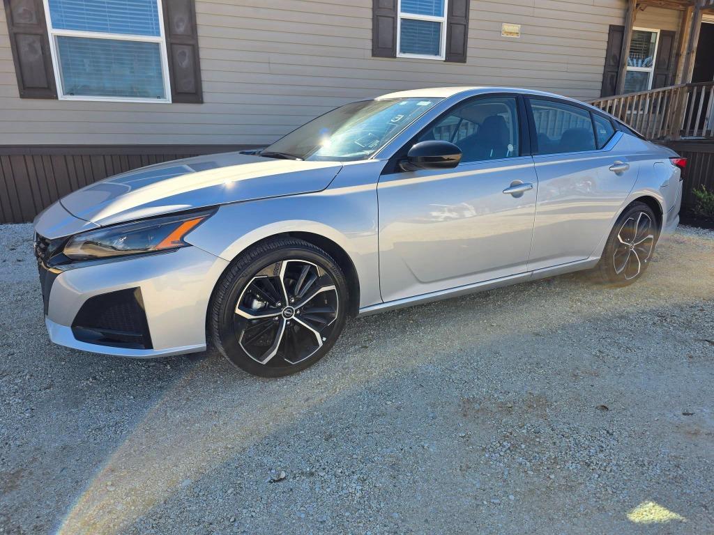 2025 Nissan Altima SR