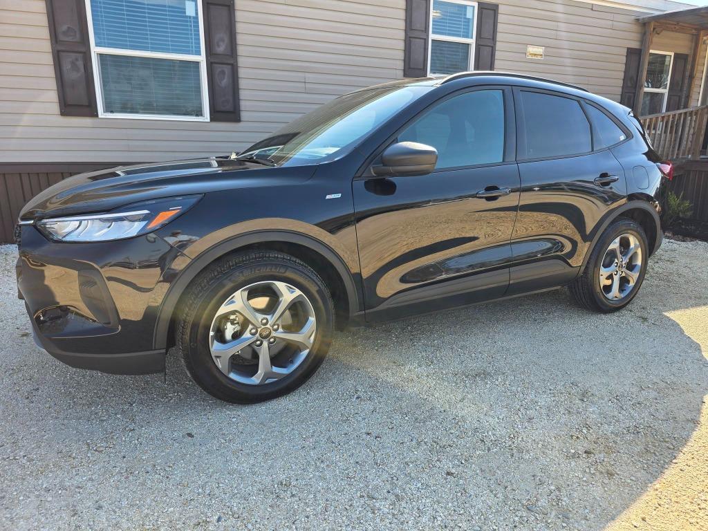 2025 Ford Escape ST-Line FWD's photo