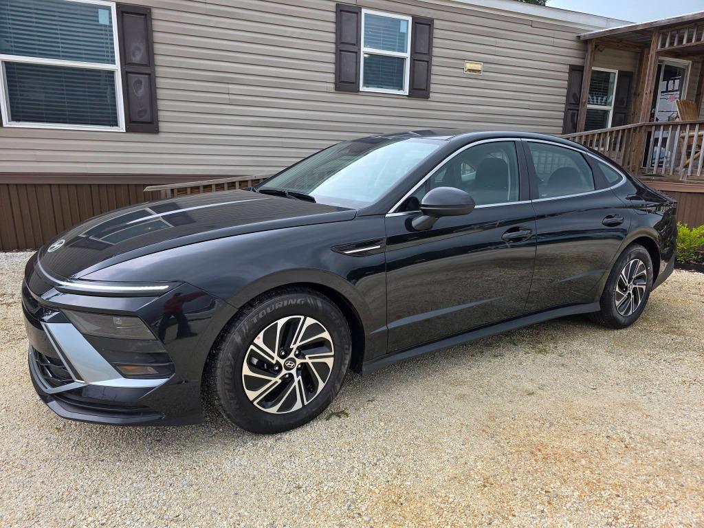 2026 Hyundai Sonata Blue's photo