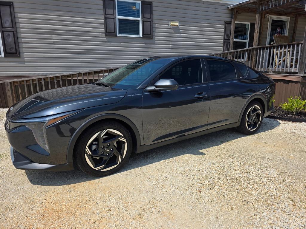 2025 Kia K4 EX AT's photo